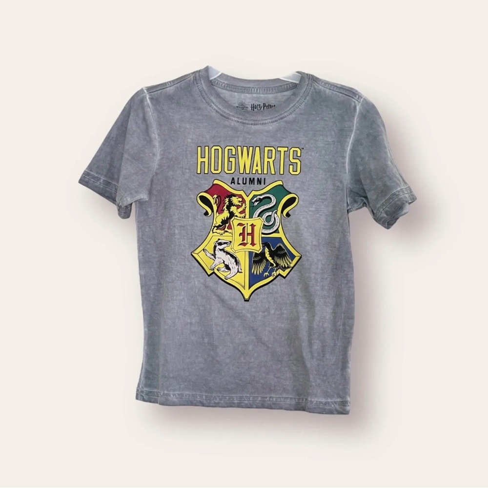 Harry Potter Hogwarts Alumni T-Shirt Size S (6-7) Wizarding World, New with Tags